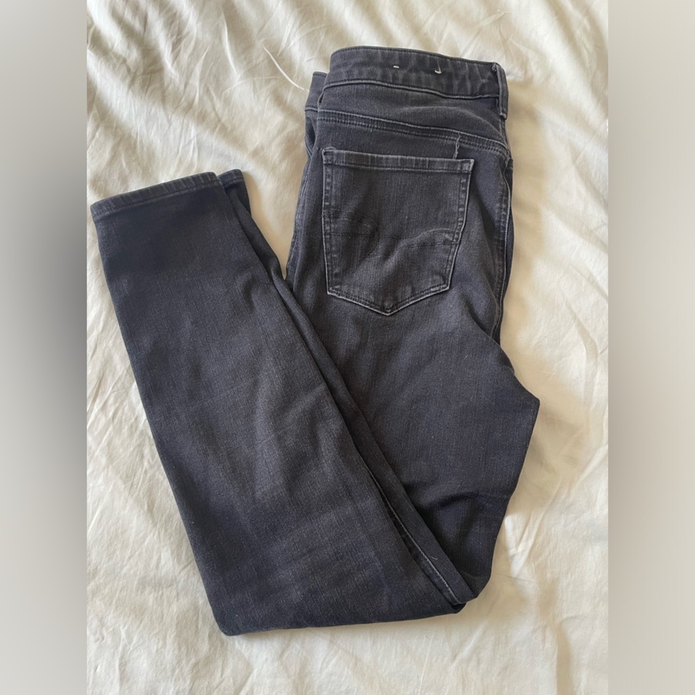 American Eagle black skinny jeggings in size 10